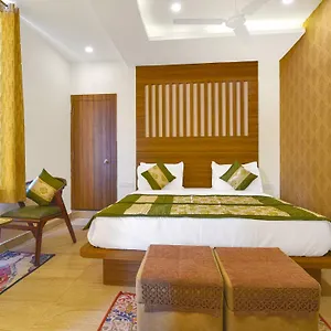 Hotel Sky Blu And Rooftop Restaurant ***