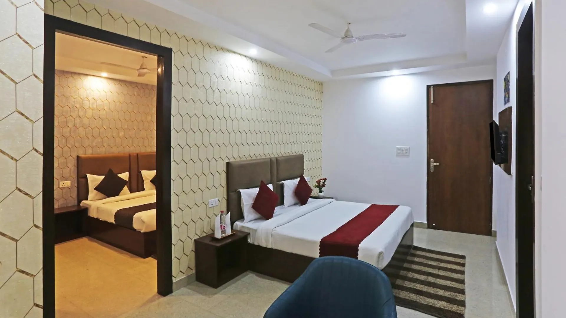 Hotel Park View A Family Hotel - Delhi Airport New Delhi 4*,